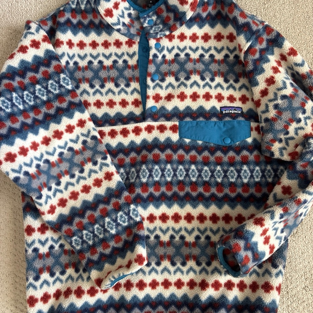 Patagonia Men's Blue and Red Patterned Crewneck Sweater